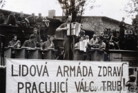 Estráda vojáků z padesátých let