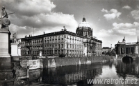 Pohlednice z válečného Berlína