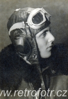 Pilot v kukle